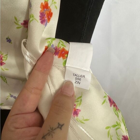 💎 Zara Satin Floral Crop Top - Picture 8 of 9